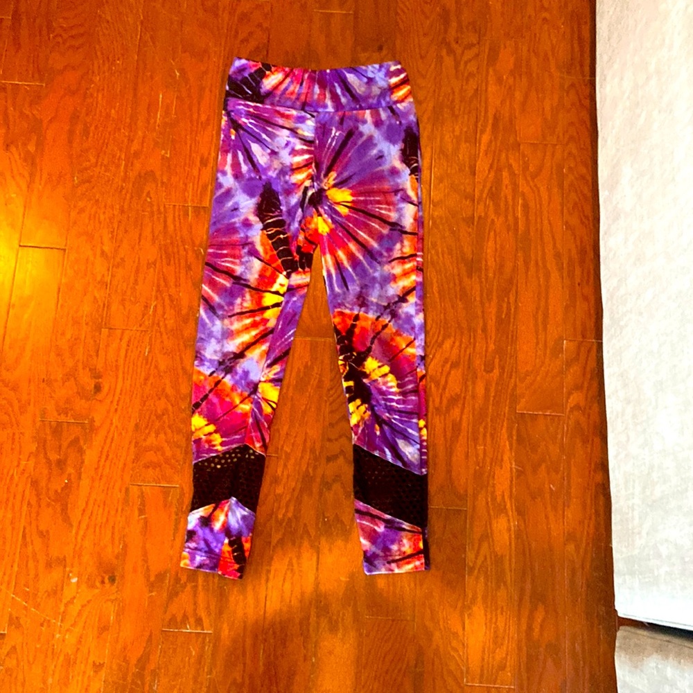 The dye yoga pants